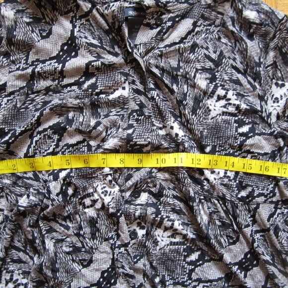 Style & Co Sheer Snakeskin Print Blouse Size XL Button Up Nylon Top - Picture 5 of 6